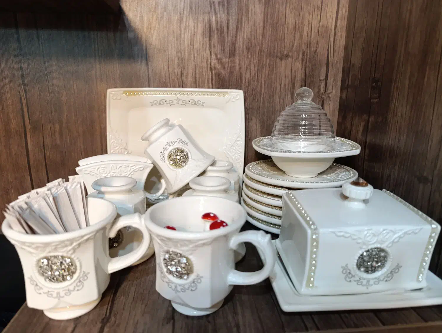 سرویس صبحانه خوری|ظروف سرو و پذیرایی|رودهن, |دیوار