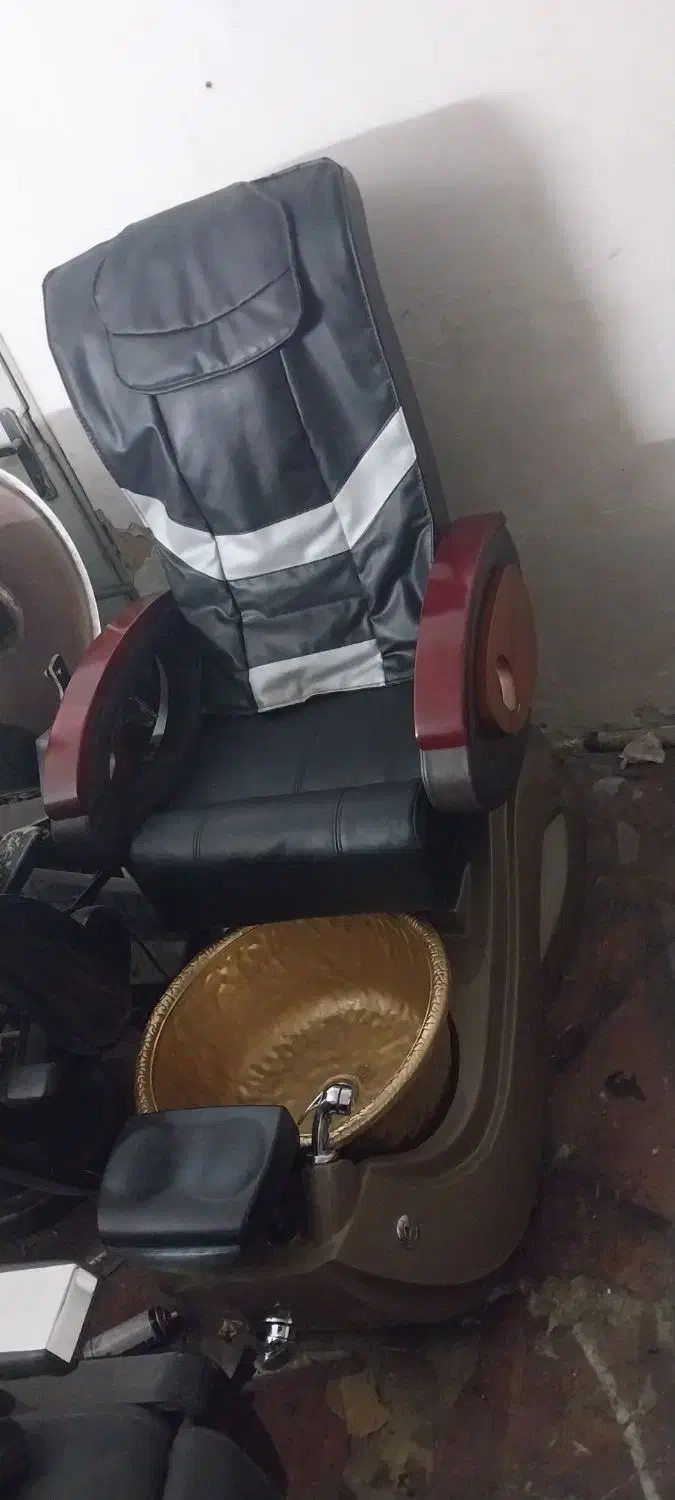 صندلی پدیکور برقی ماساژوردار و دستگاه کلامازون|آرایشگاه و سالن‌های زیبایی|تهران, شهرک ولیعصر شمالی|دیوار