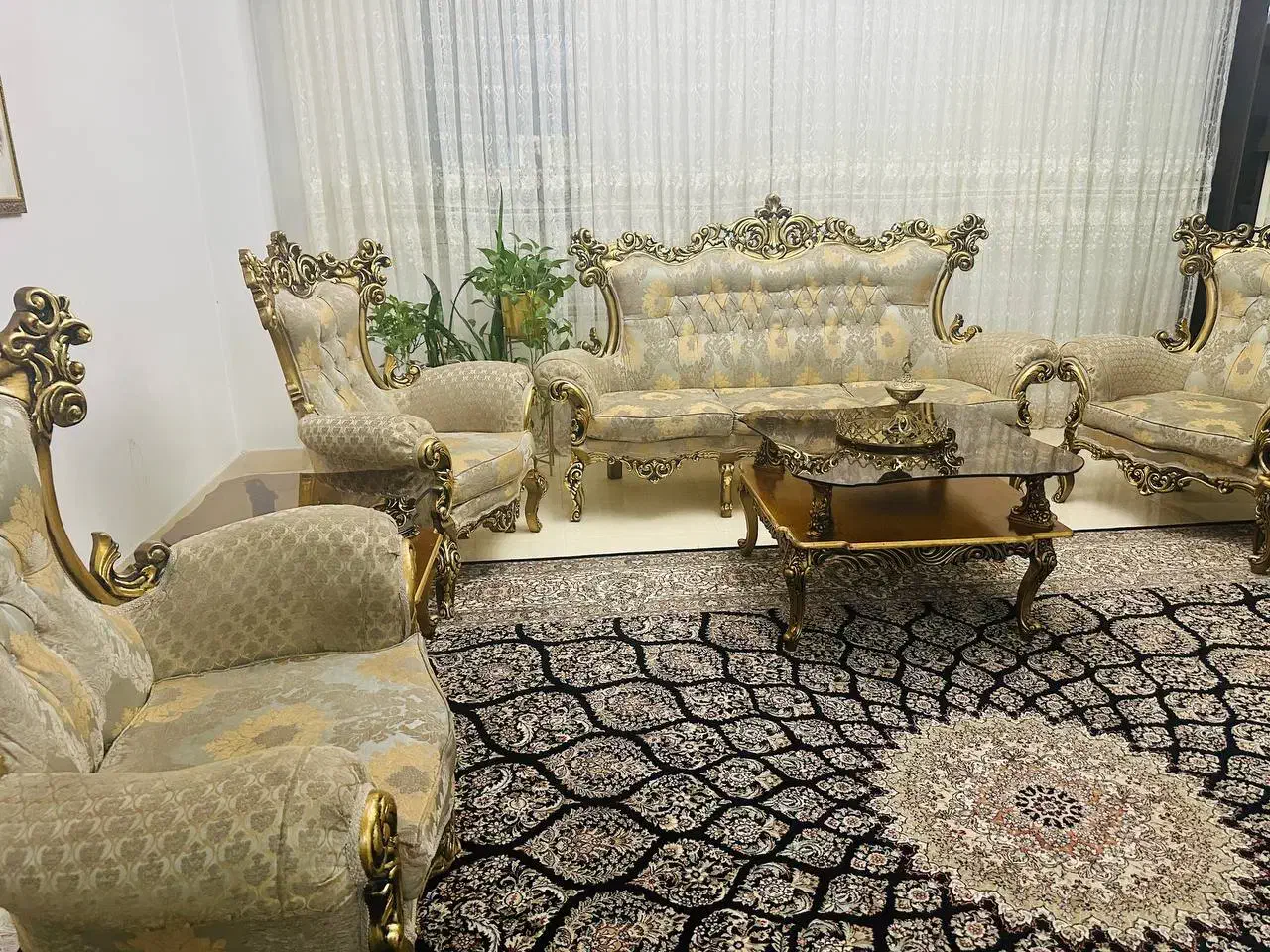 مبلمان ۷نفره سلطنتی|مبلمان خانگی و میز عسلی|تاکستان, |دیوار