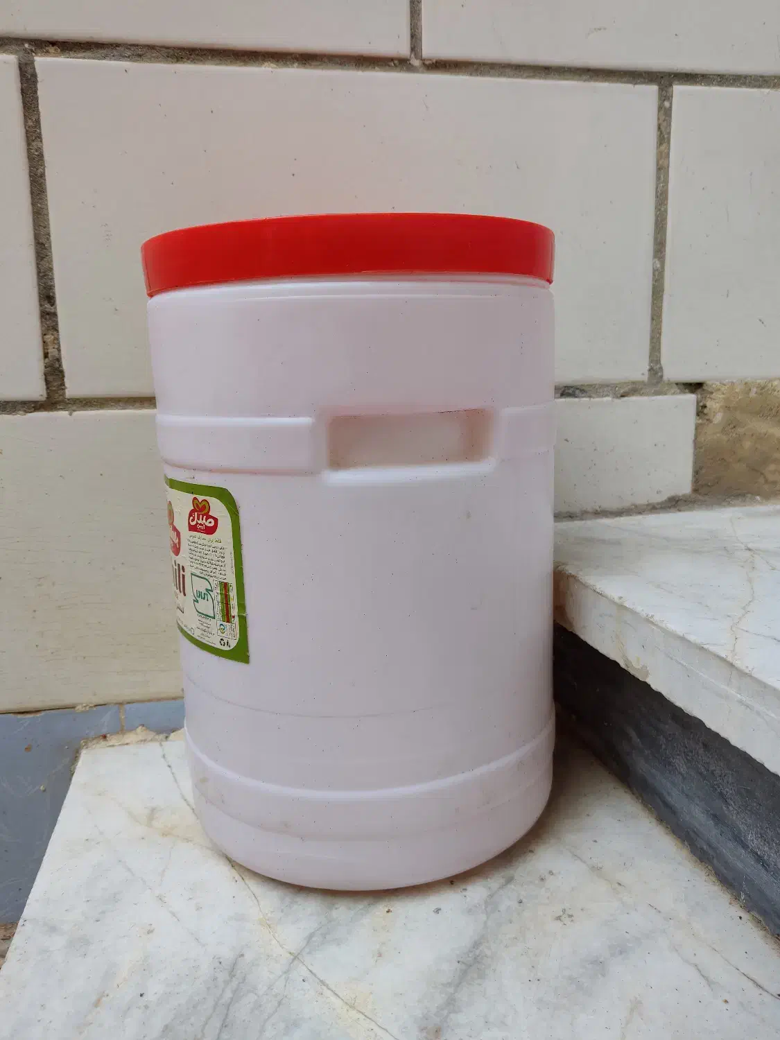 بطری پلاستیکی در دار|ظروف نگهدارنده، پلاستیکی، یکبارمصرف|بوشهر, |دیوار