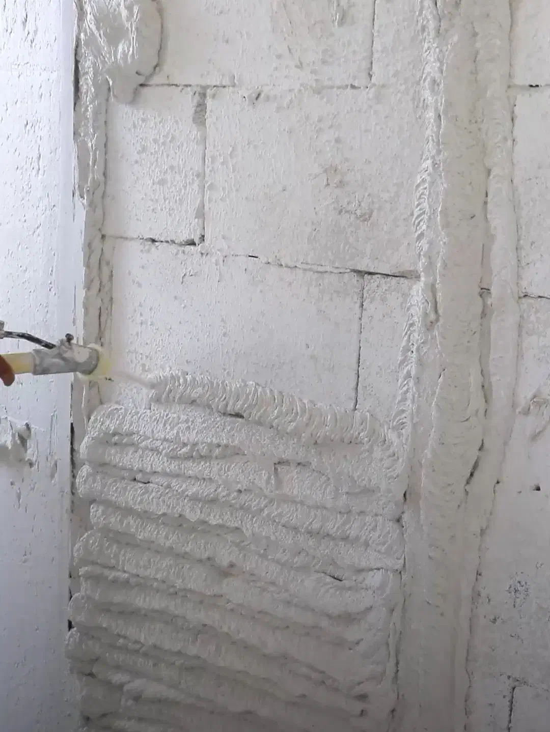 گچکاری پلیمری با دستگاه گچپاش اتوماتیک|خدمات پیشه و مهارت|اردبیل, |دیوار