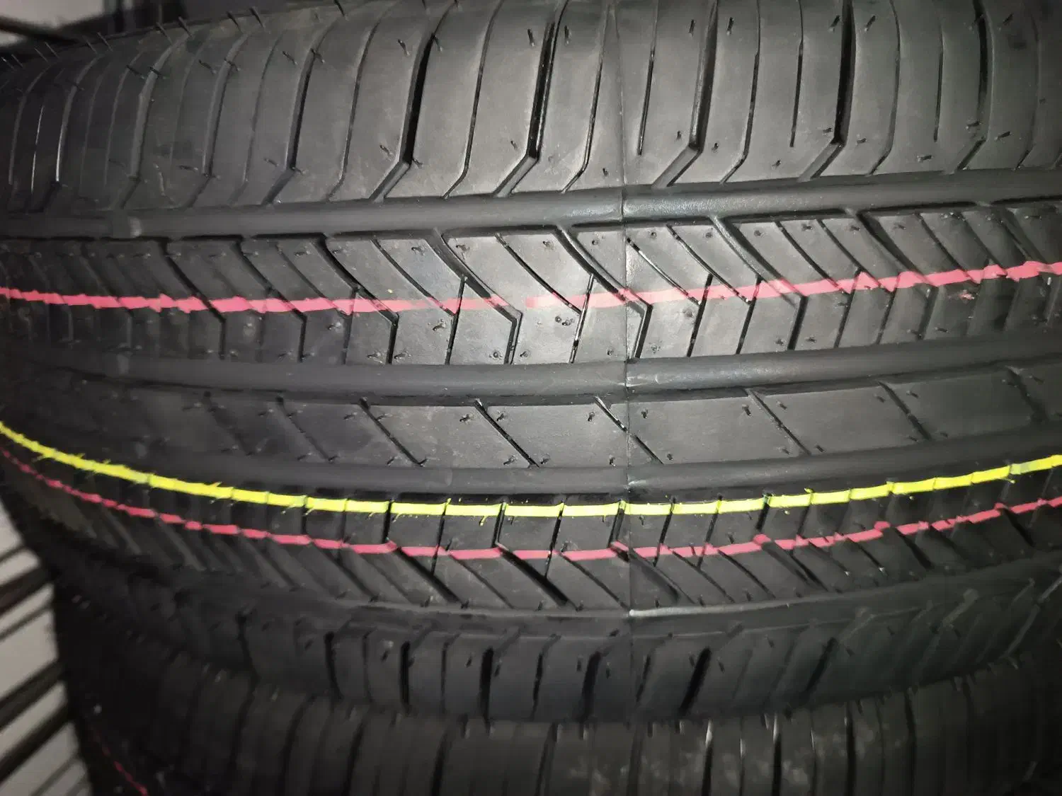 رینگ صلیبی.. لاستیک بارز|قطعات یدکی و لوازم جانبی|محمدشهر, ولدآباد|دیوار