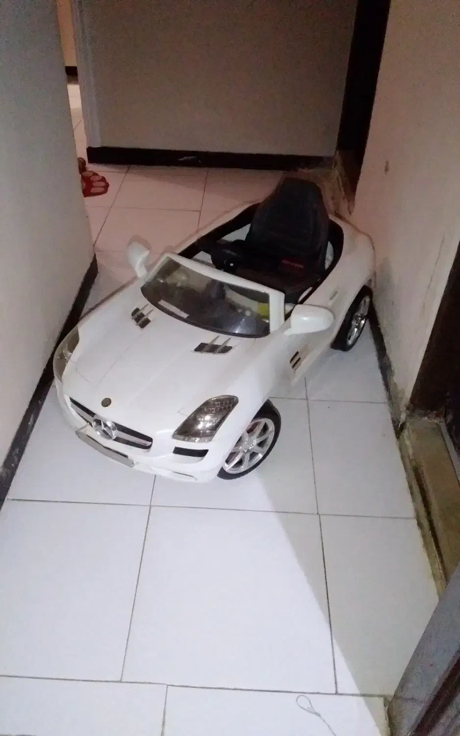 ماشین شارژی کودکانه بنز در حد صفر باتری بزرگ|اسباب‌بازی بچه|ساری, |دیوار