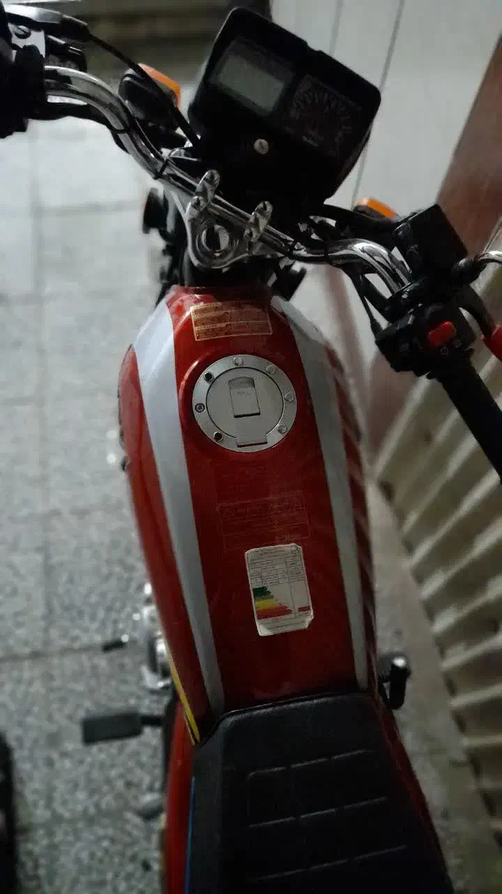 هندا۲۰۰انژکتور|موتورسیکلت|نجفآباد, امیرآباد|دیوار