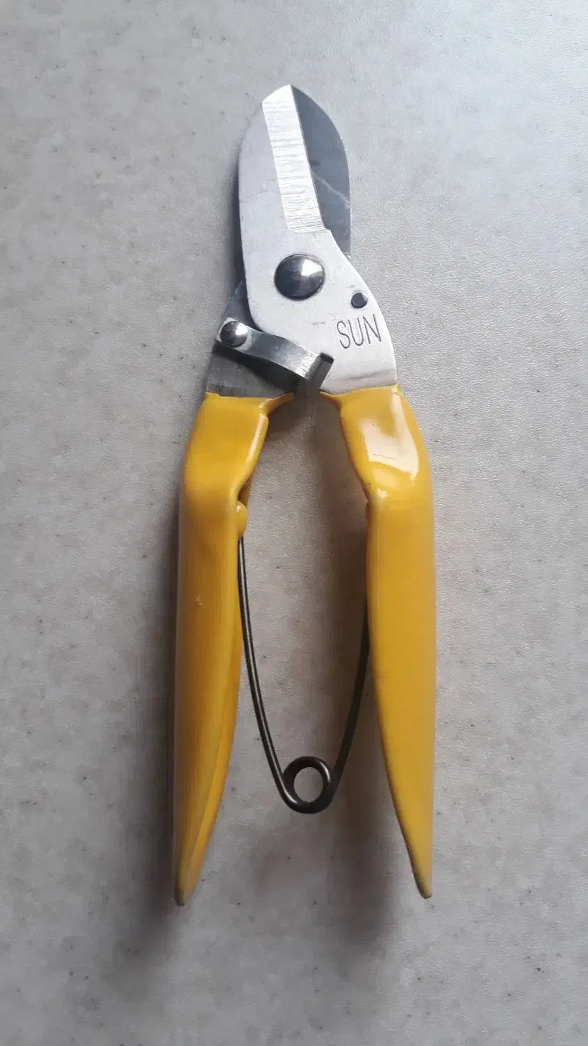 قیچی قندشکن|ابزارآلات|محمدیه-قزوین, |دیوار