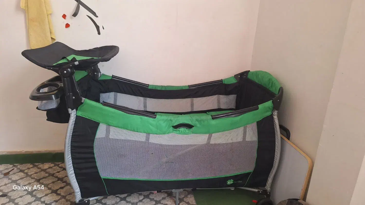 تخت پارک کودک|تخت و صندلی بچه|خرم‌آباد, |دیوار