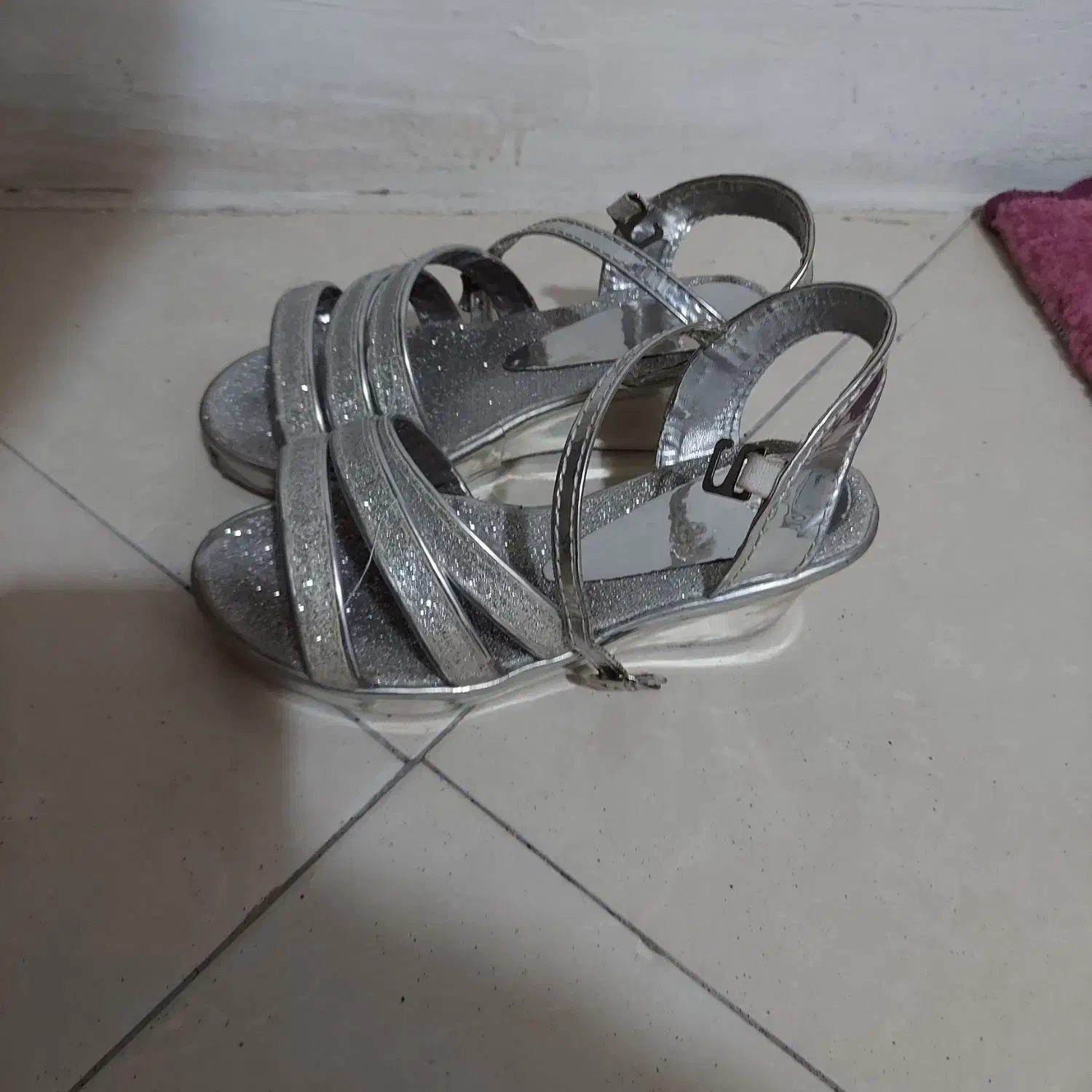 کفش وصندل بچگانه درحدنو سایر۲۴تا ۳۲موجوده|کفش و لباس بچه|شاهدشهر, |دیوار