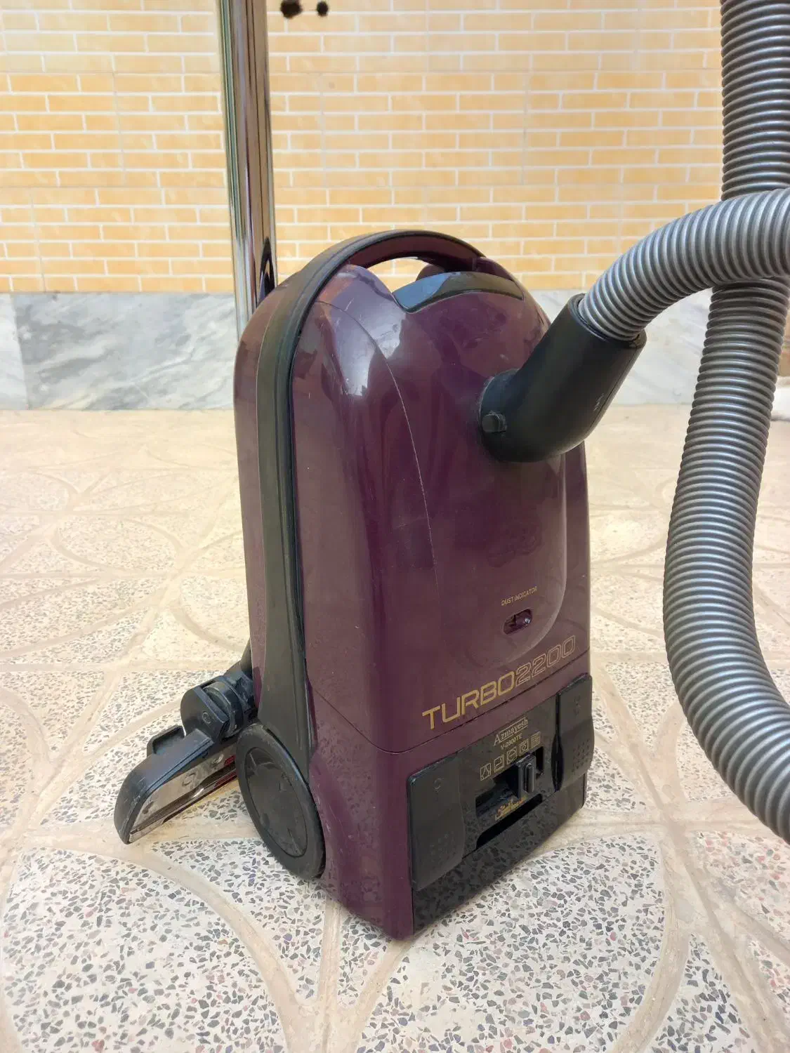 جاروبرقی|جاروبرقی، جارو شارژی، بخارشو|برخوار, |دیوار