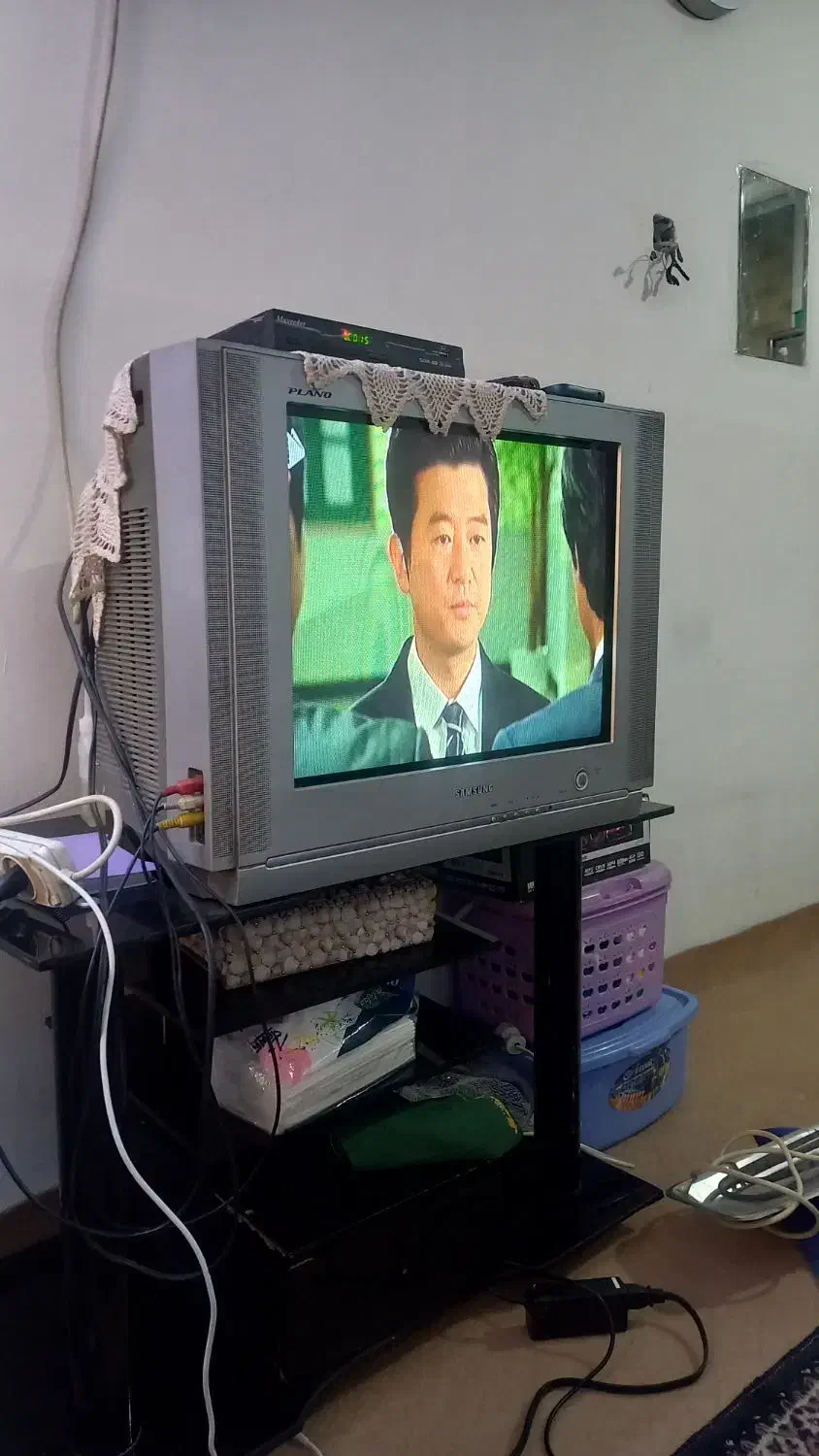 تلویزیون +گیرنده +میز|تلویزیون و پروژکتور|قم, مسجد امام حسن|دیوار