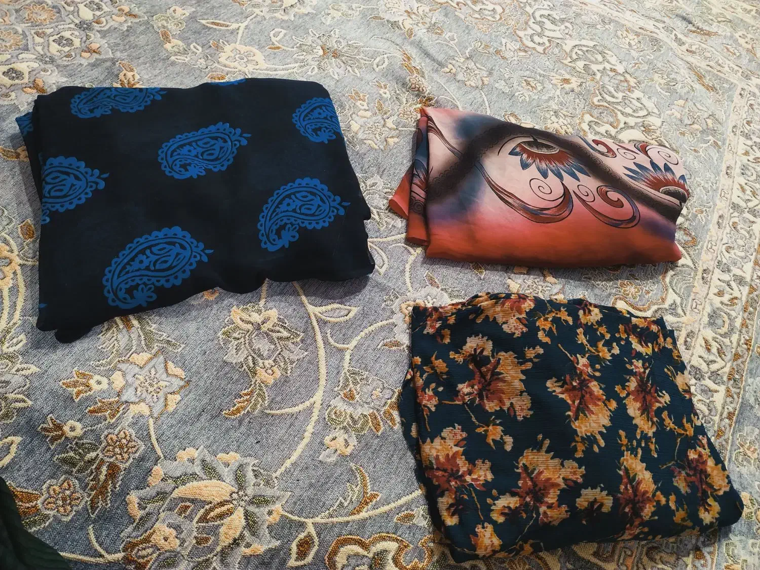 پشتوین و قواره|لباس|سقز, |دیوار