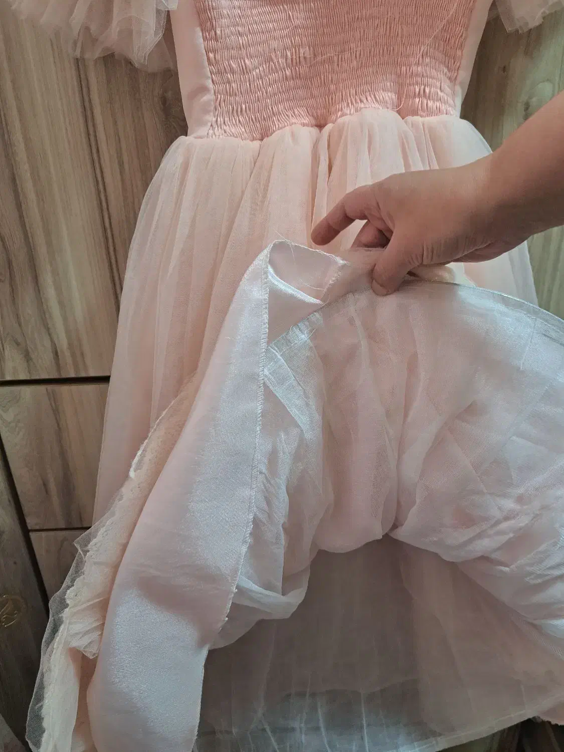 لباس عروس|لباس|اندیشه, اندیشه فاز ۱|دیوار