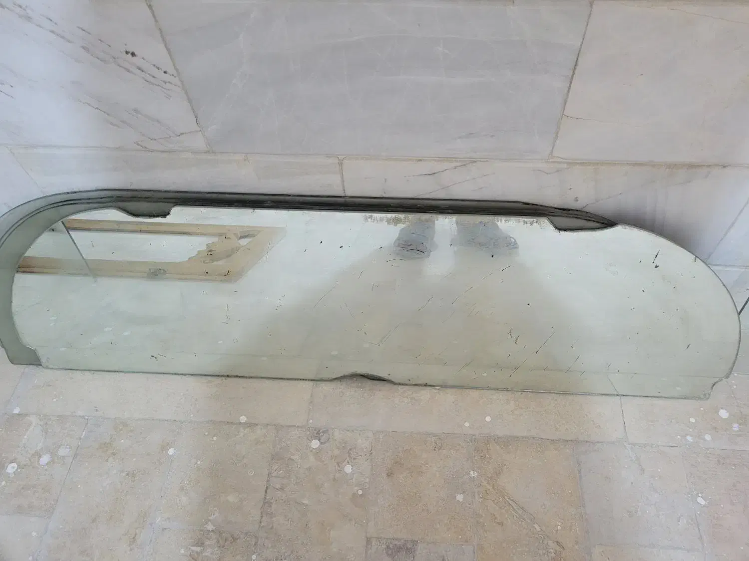 آیینه و شیشه|آینه|قم, قلعه کامکار|دیوار