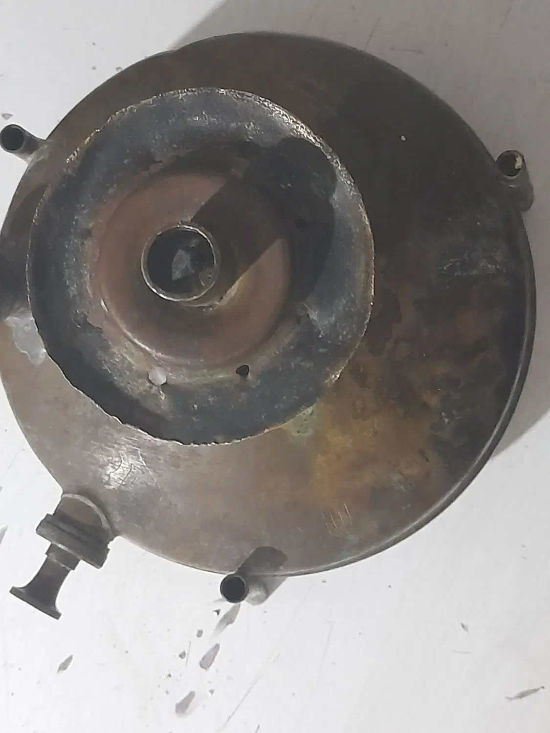 یک چراغ قدیمی و عتیقه ویک دندان|کلکسیون اشیاء عتیقه|تهران, چیتگر جنوبی|دیوار