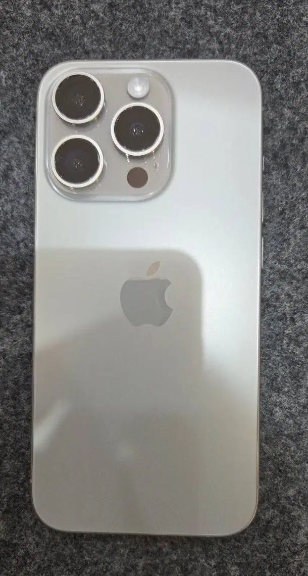 iphone 15 pro|موبایل|مشهد, کوه سنگی|دیوار