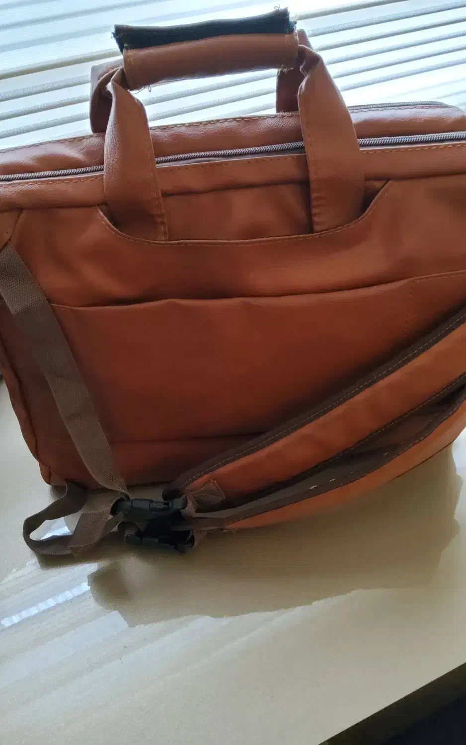 کیف چرمی گاوی|کیف، کفش، کمربند|رشت, سعدی (تختی)|دیوار