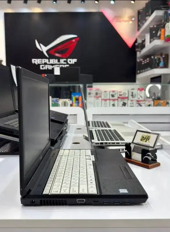 لپتاپ فوجیتسو ژاپنی i5 رم هشت هارد یکترا|رایانه همراه|مشهد, سپاد|دیوار