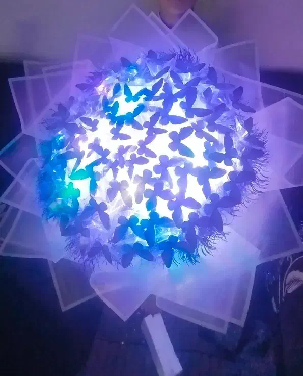 بوکت پروانه ای و گل های ربانی|گل مصنوعی|گرگان, |دیوار