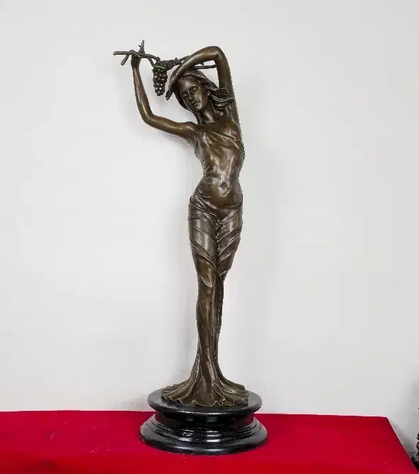 مجسمه برنز زن انگور بدست 85سانتی برنزی|مجسمه، تندیس، ماکت|تهران, دردشت|دیوار