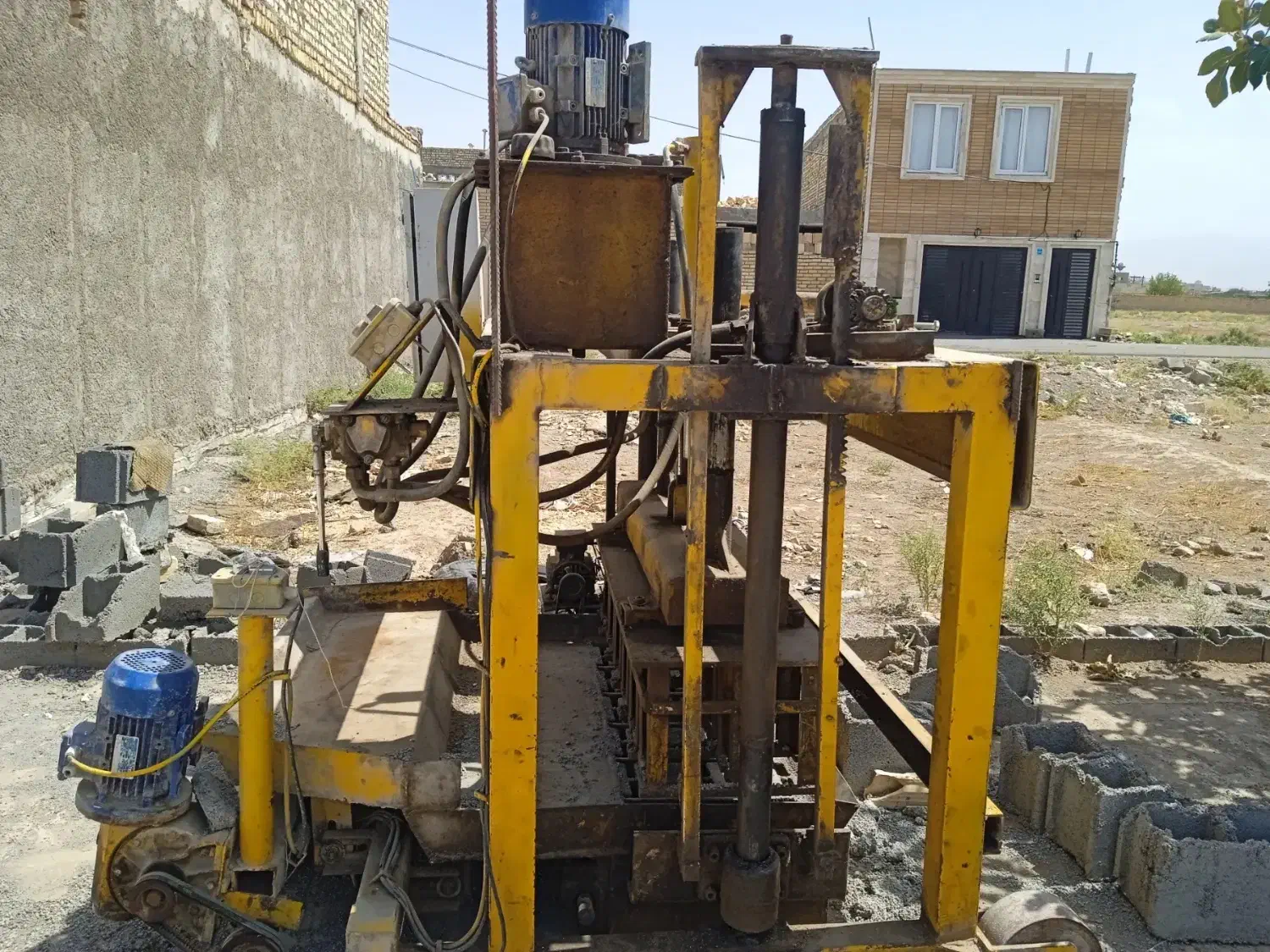 بلوک زن هیدرولیک نیمه اتوماتیک ۳ موتوره ۴۰*۲۰|ماشینآلات صنعتی|ساری, |دیوار