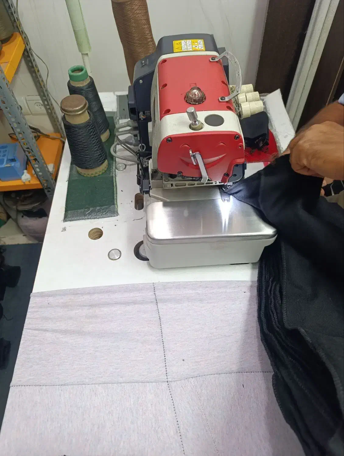 چرخ زیگزال|چرخ خیاطی و ریسندگی|رباط‌کریم, رباط‌کریم|دیوار