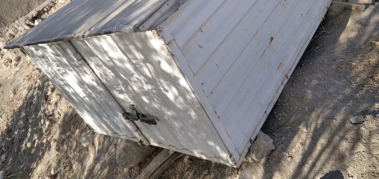 اتاق اریسان|قطعات یدکی و لوازم جانبی|صحنه, |دیوار