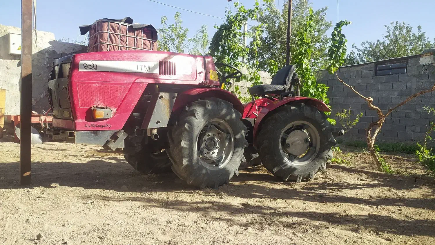 تراکتور گلدونی|خودرو سنگین|شهر بابک, |دیوار