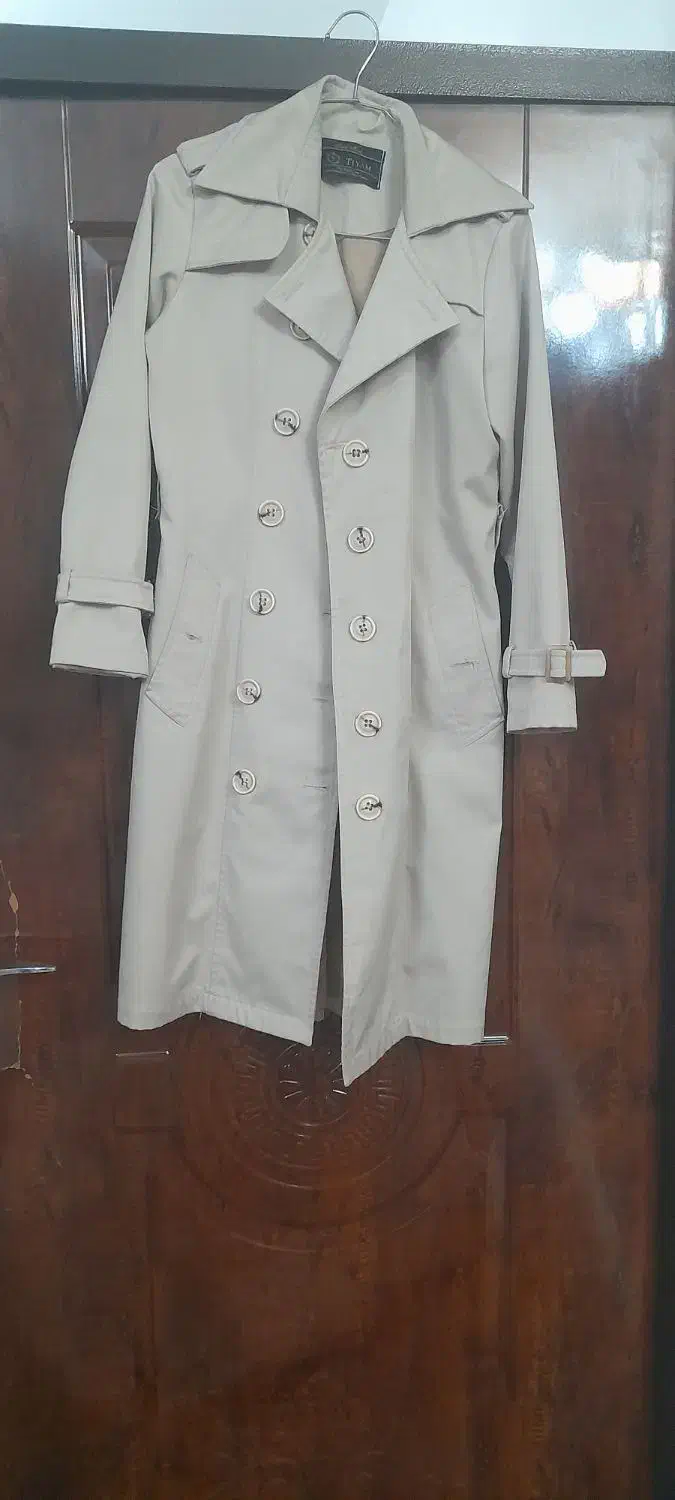 لباس مجلسی وپالتو وبارانی|لباس|خوی, |دیوار