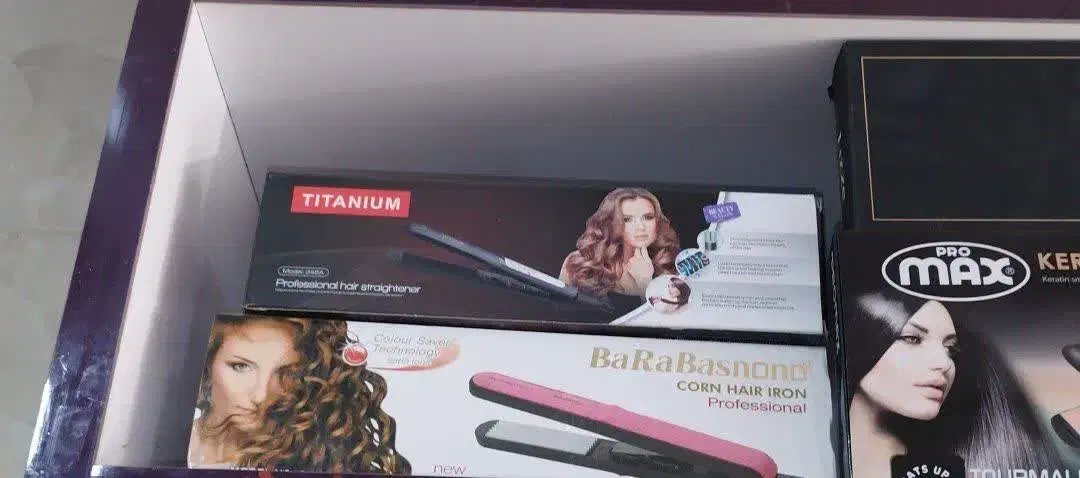 مانکن و ویو مو اصل|آرایشگاه و سالنهای زیبایی|زارچ, |دیوار