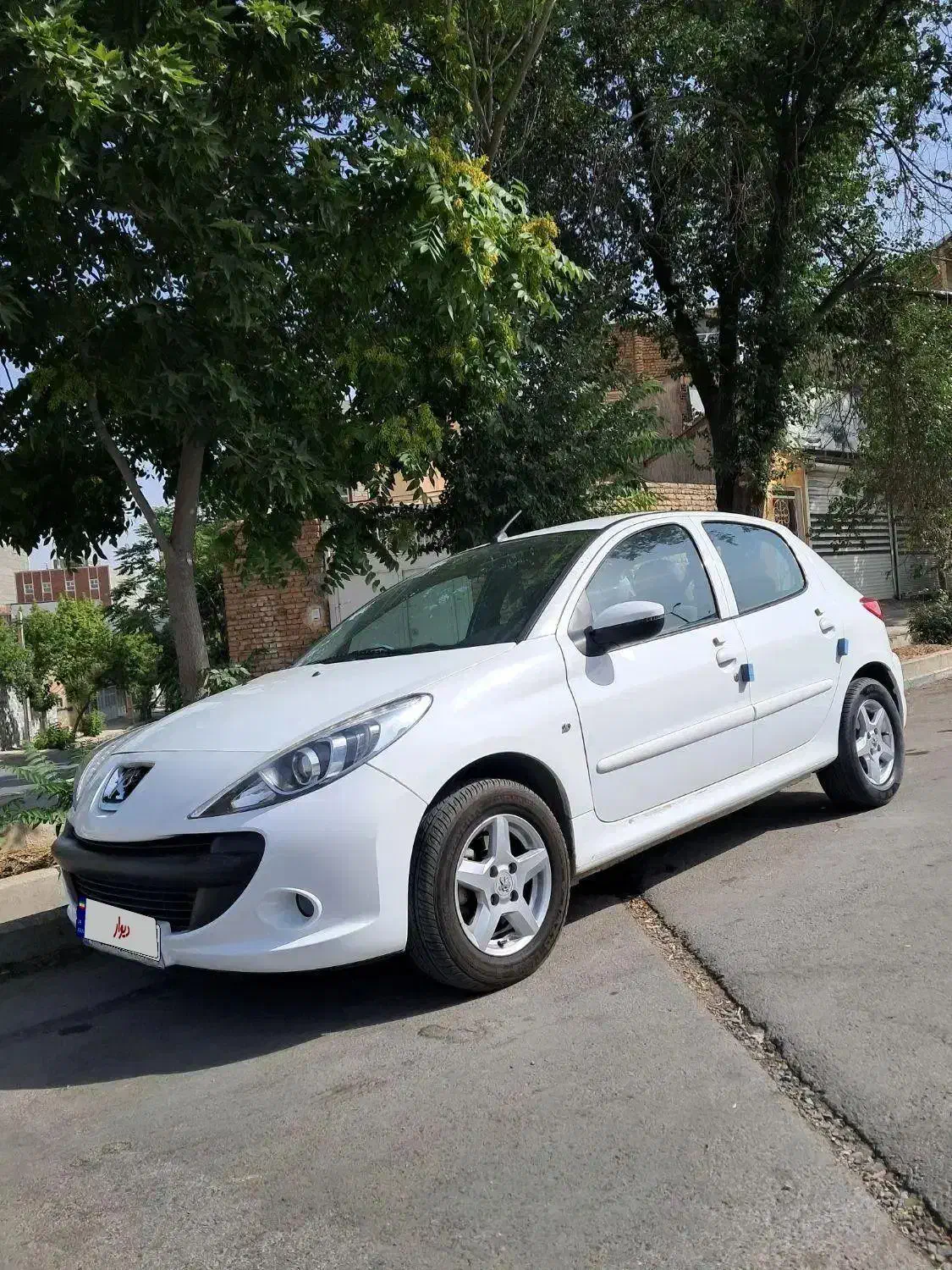 ۲۰۷ بی رنگ ۱۴۰۲|خودرو سواری و وانت|نهاوند, |دیوار