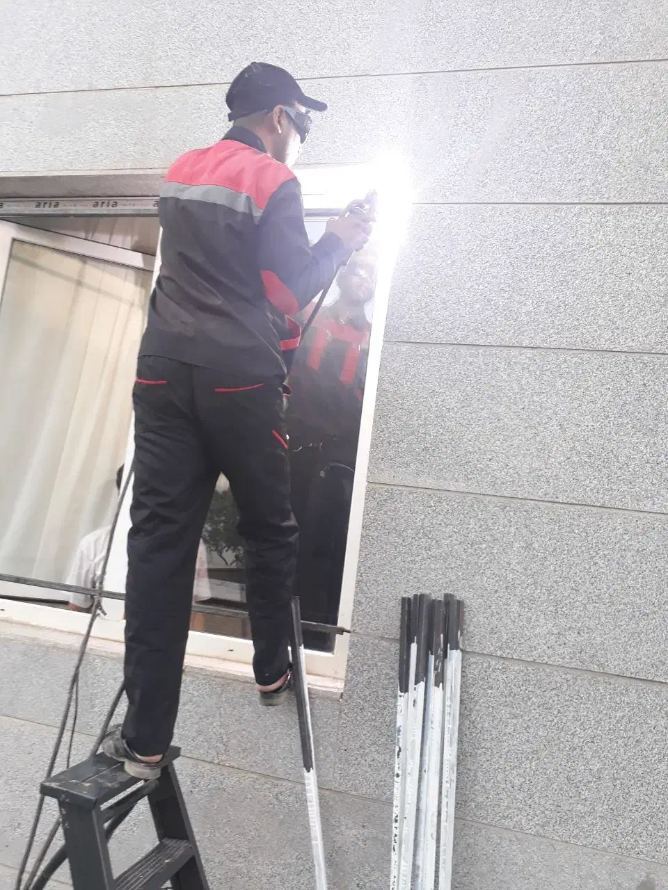 جوشکار سیار تعمیر درب لولا حفاظ جاقفلی جوش در محل|خدمات پیشه و مهارت|مشهد, سید رضی|دیوار