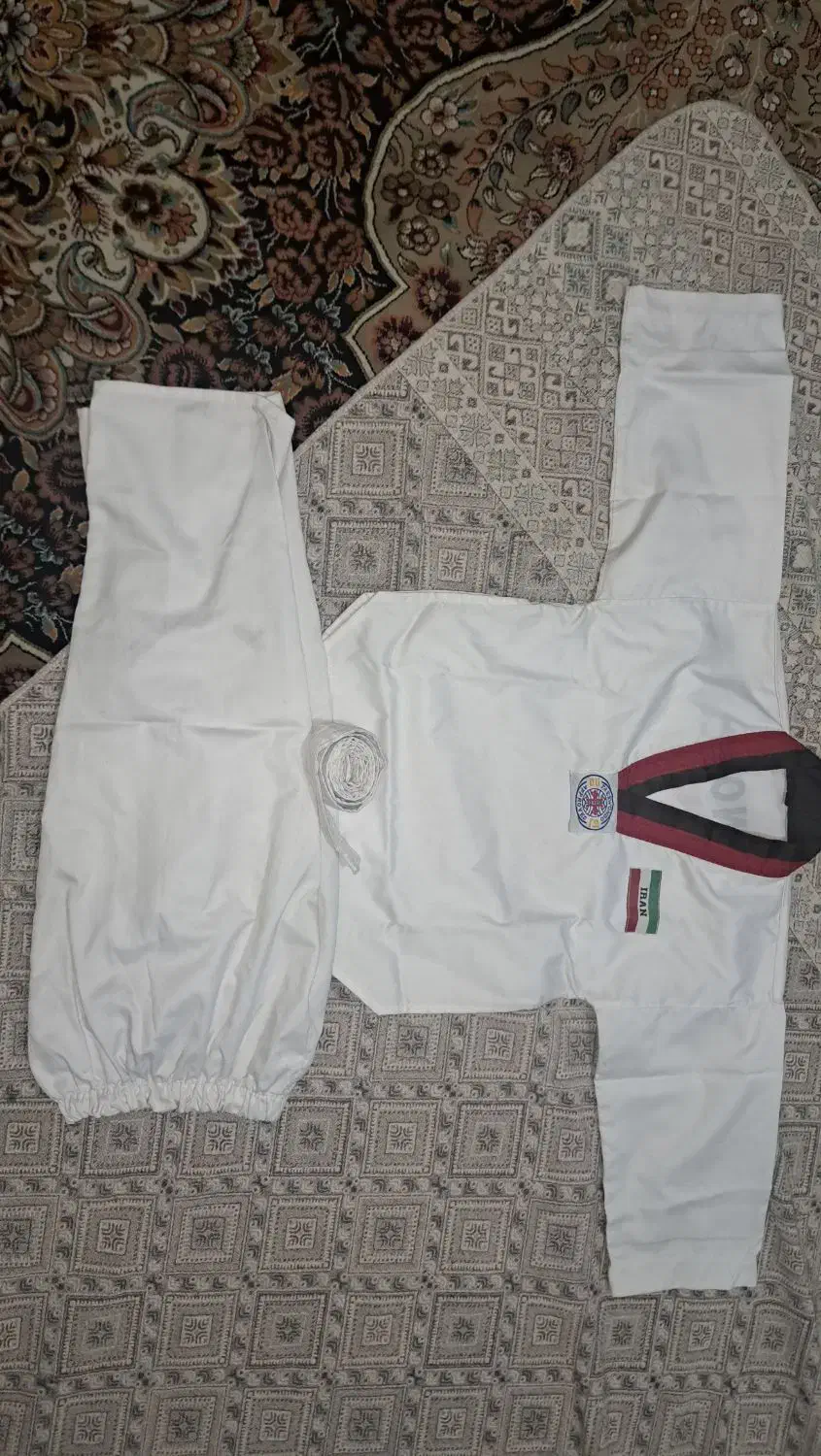 لباس تکواندو شماره یک و لباس کاراته شماره سه|تجهیزات ورزشی|فولادشهر, B7|دیوار
