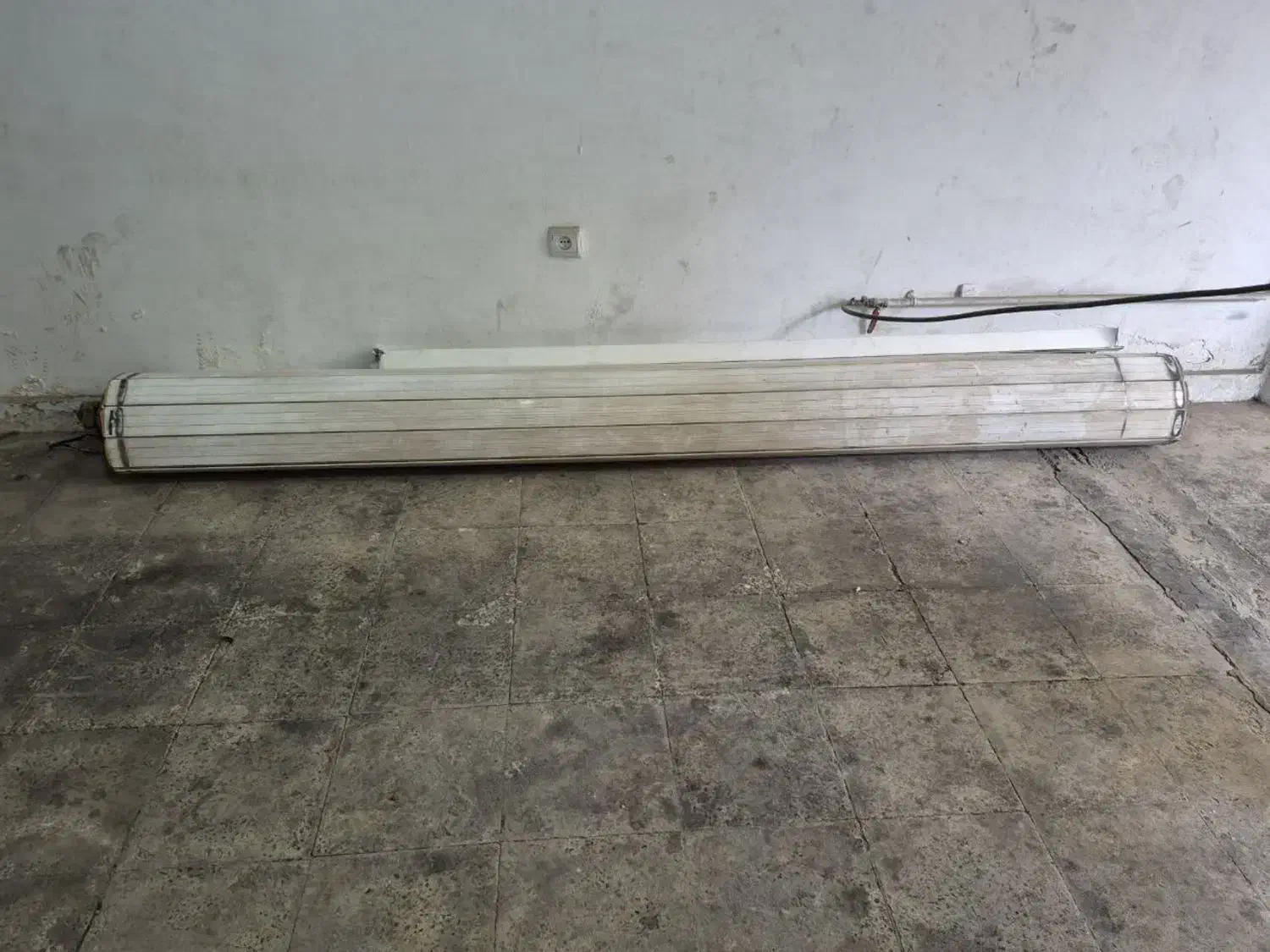 کرکره|مصالح و تجهیزات ساختمان|اسلام‌شهر, شهرک لاله|دیوار