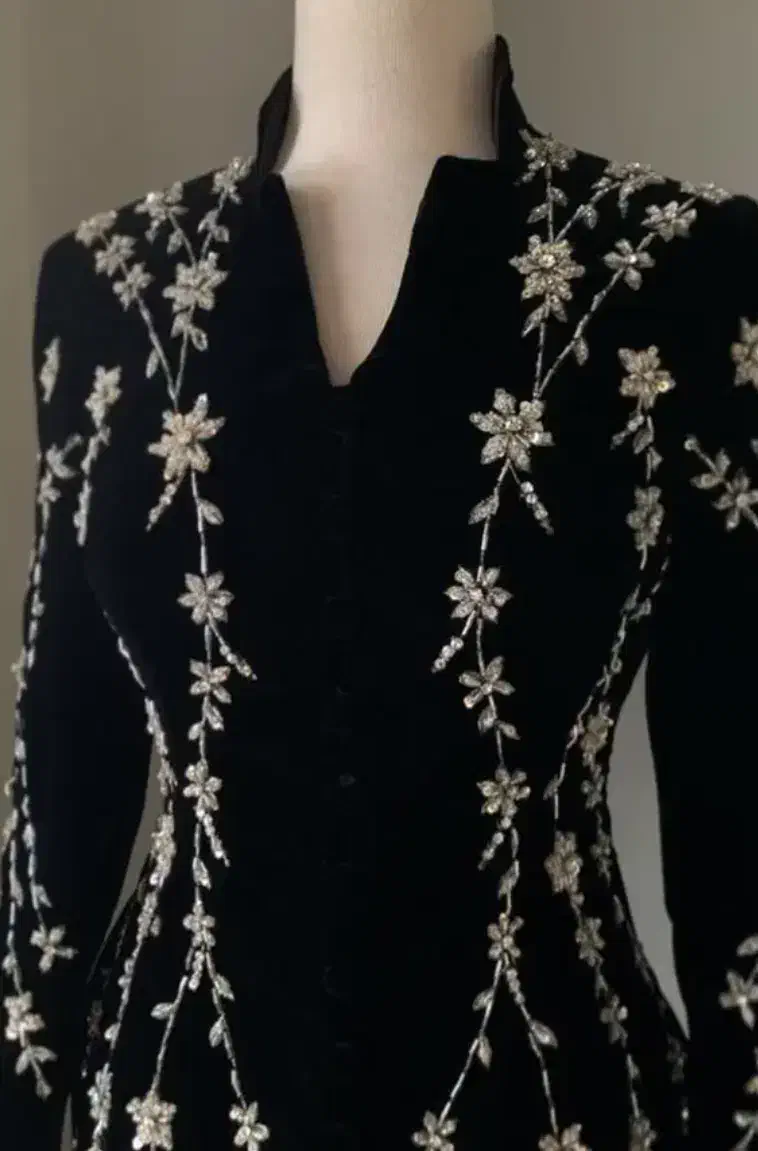 دوخت ملیله روی لباس پذیرفته میشود|لباس|پیشوا, |دیوار