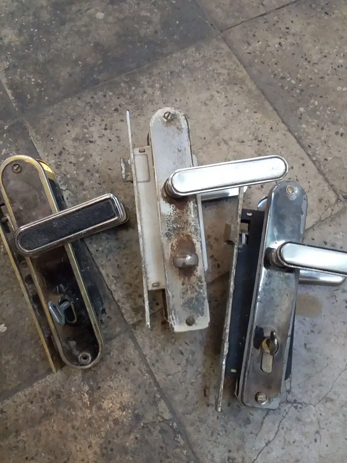 درب سرویس دستگیر و قفل کلید پریز درب اتاق|حراج|تهران, لویزان|دیوار