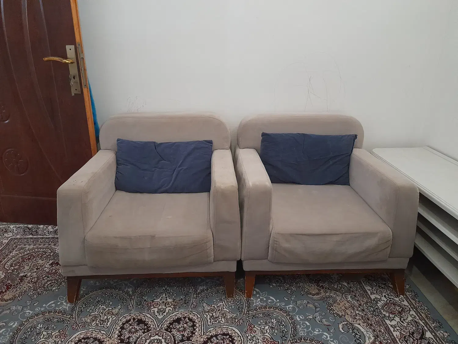 مبلمان ۷نفره راحتی با یک عدد زیر تلویزیونی|مبلمان خانگی و میز عسلی|سرپل ذهاب, |دیوار