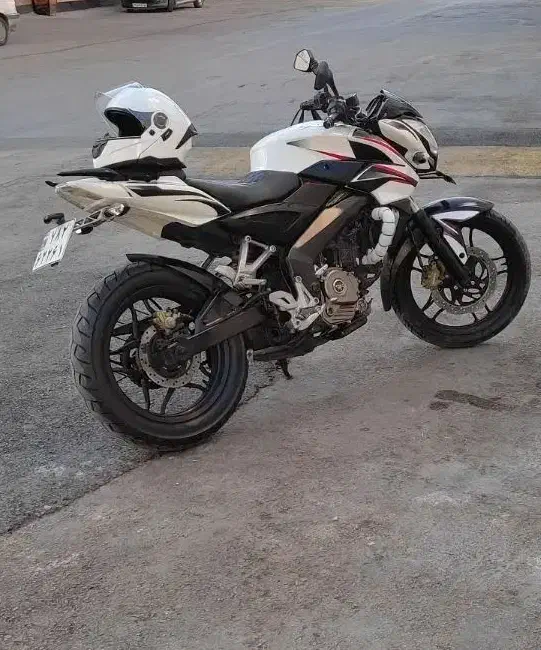 موتور ns200|موتورسیکلت|بجنورد, |دیوار