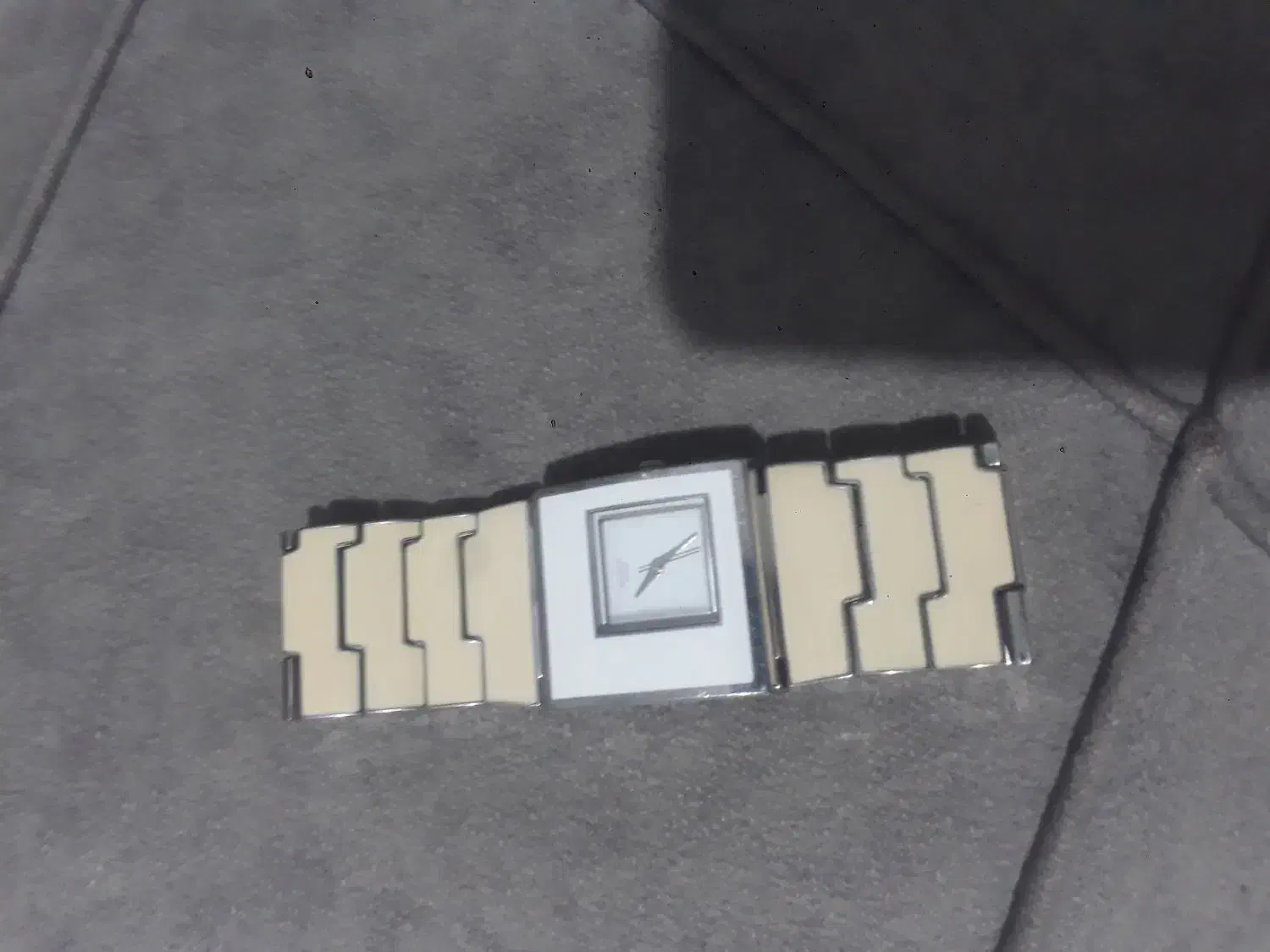 ساعت مچی|ساعت|قوچان, |دیوار