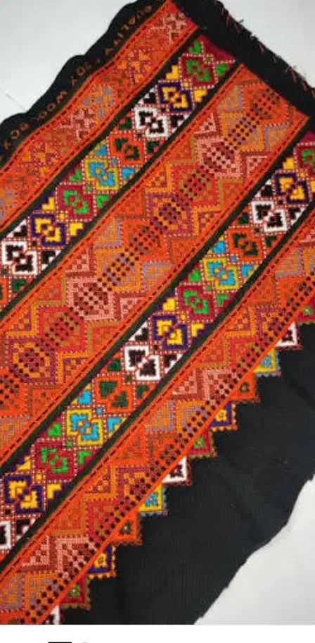 دوزنده هستم|لباس|بزمان, |دیوار