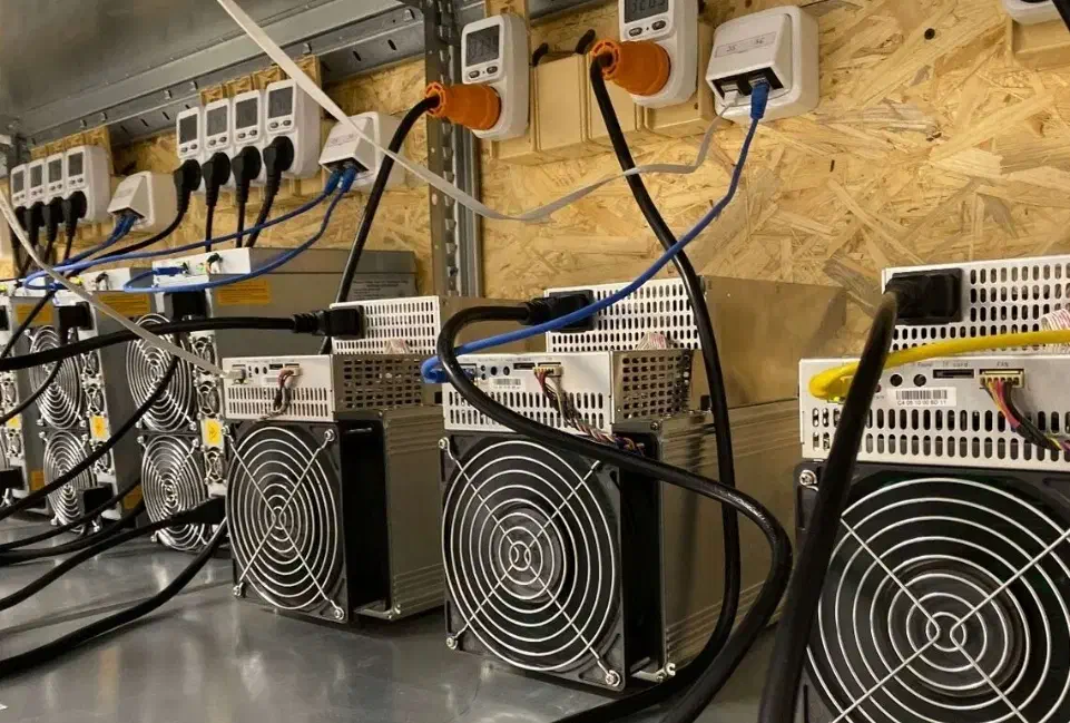 دستگاه ماینر استخراج رمز ارز با مجوز صنعت معدن|فروشگاه و مغازه|آشخانه, |دیوار