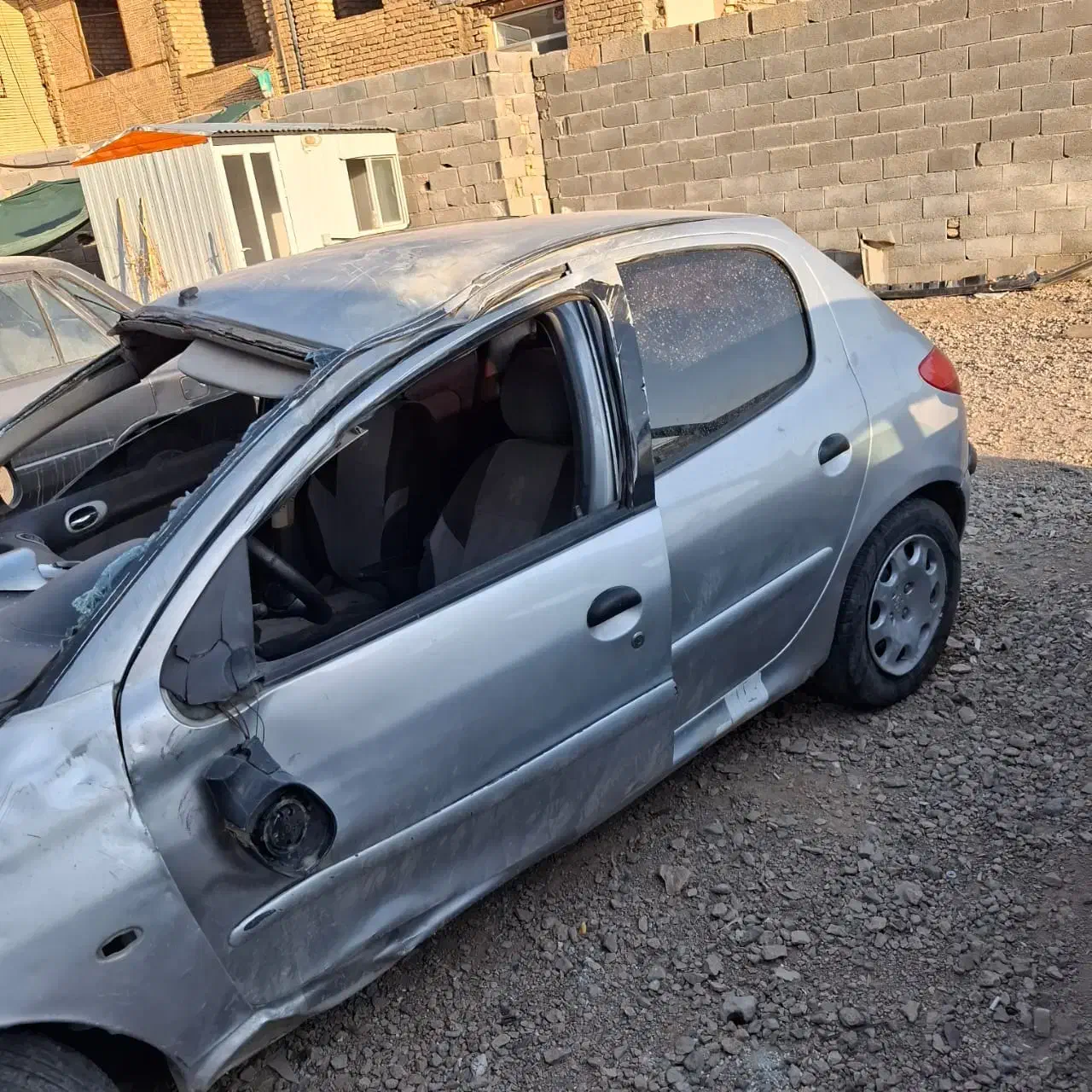 مرکز اسقاط خودرو فرسوده و اسقاطی تصادفی چپی|خودرو سواری و وانت|اصفهان, خانه اصفهان|دیوار