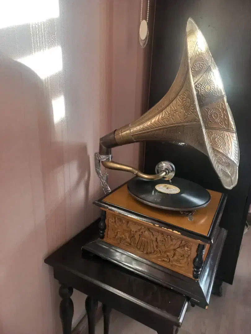 گرامافون|کلکسیون اشیاء عتیقه|تبریز, |دیوار