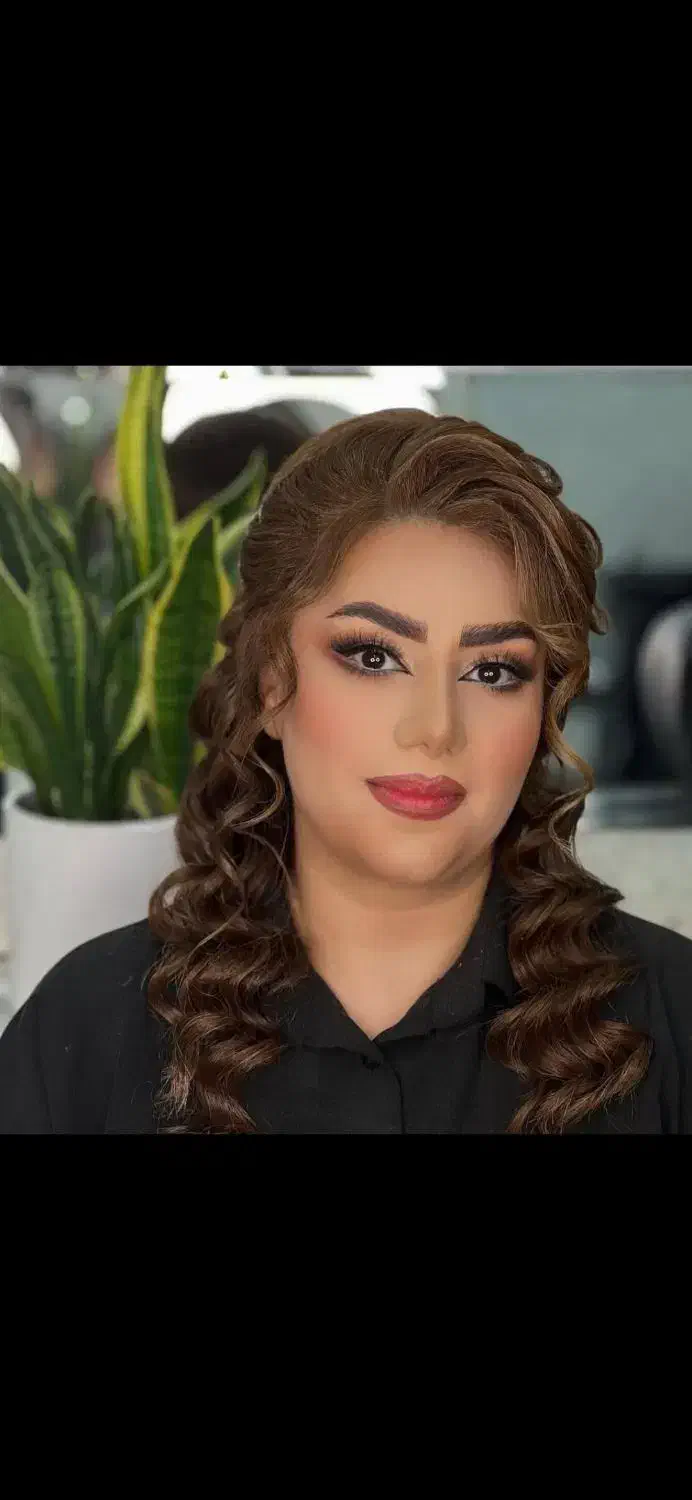 میکاپ‌ شنیون|خدمات آرایشگری و زیبایی|اندیشه, اندیشه فاز ۳|دیوار