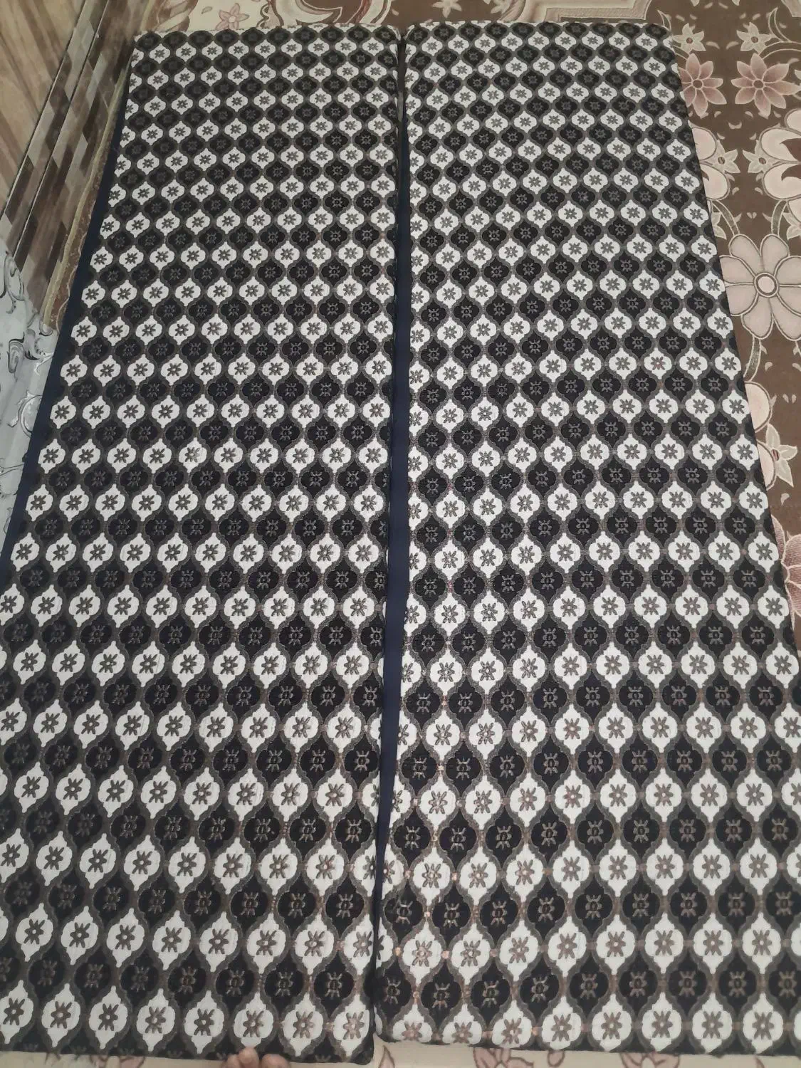 بالش با تشک|پشتی|شادگان, |دیوار