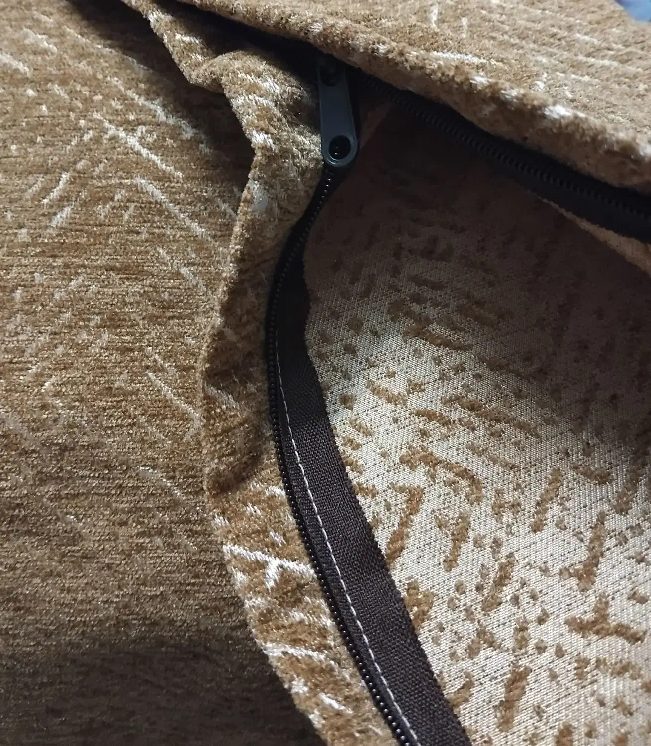 روبالشی مخمل ضخیم|رختخواب، بالش، پتو|تبریز, |دیوار