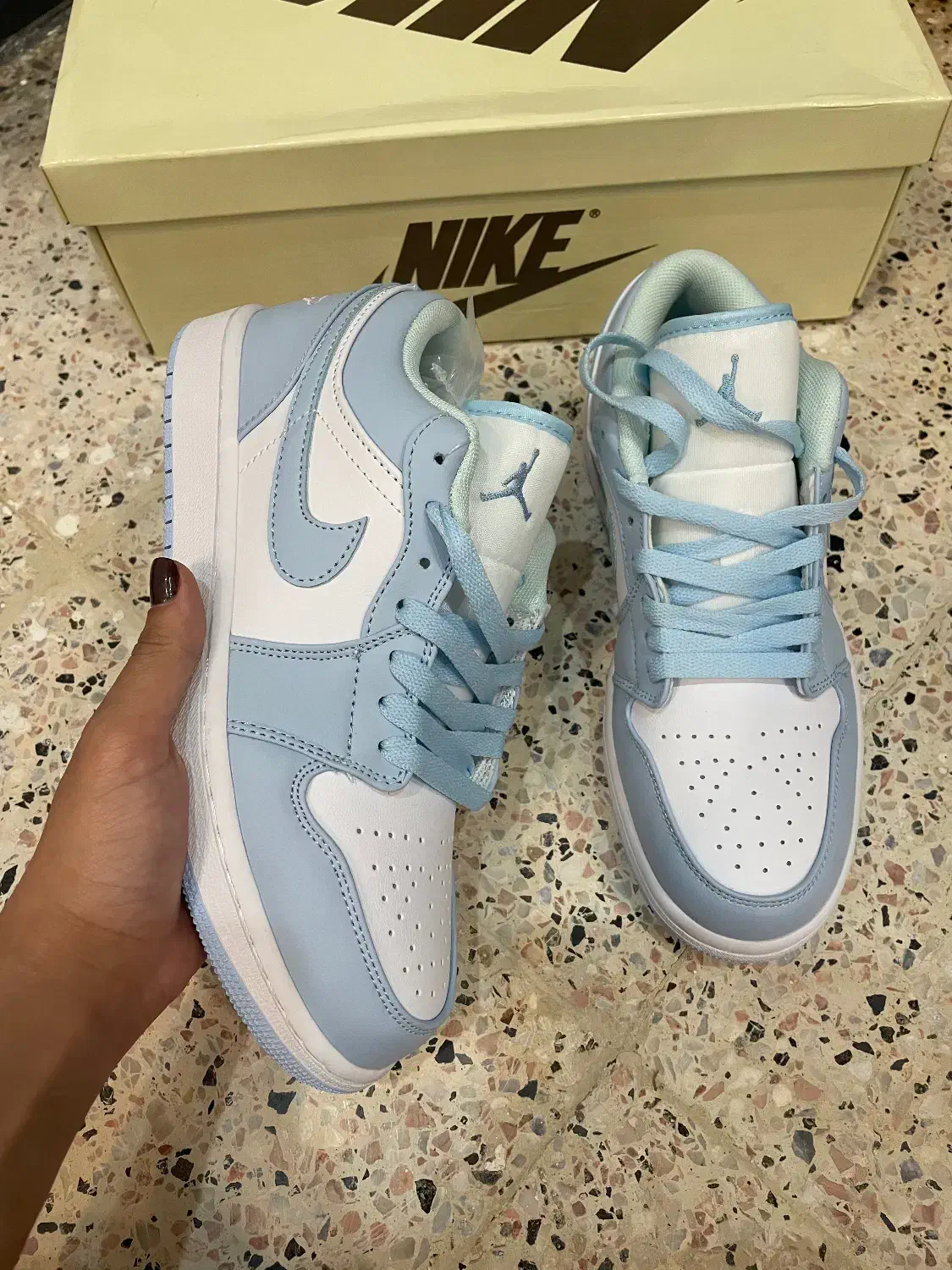 کفش کتونی|کیف، کفش، کمربند|گنبد کاووس, |دیوار