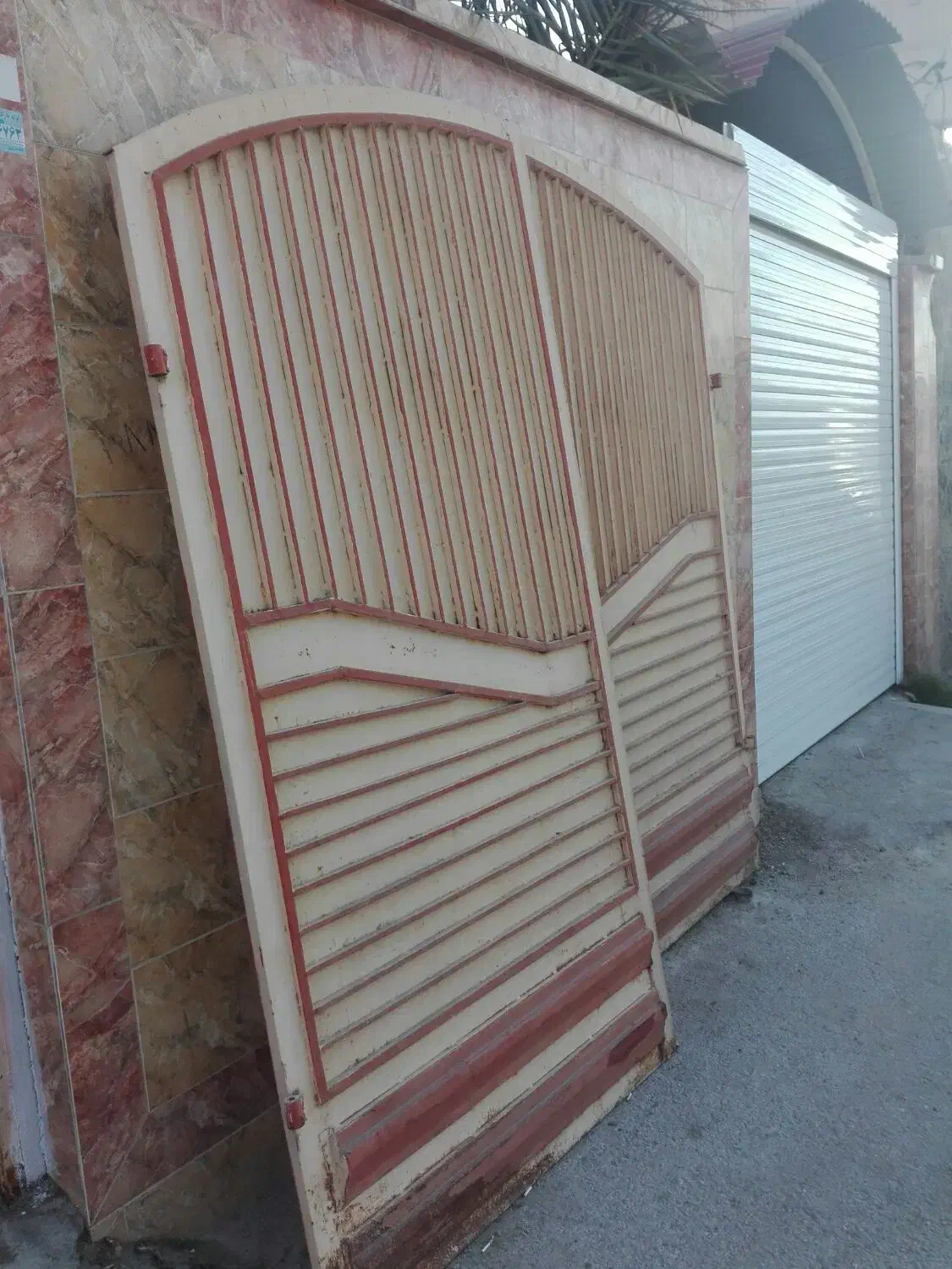 در حیاط تمیز وسنگین|مصالح و تجهیزات ساختمان|چغادک, |دیوار