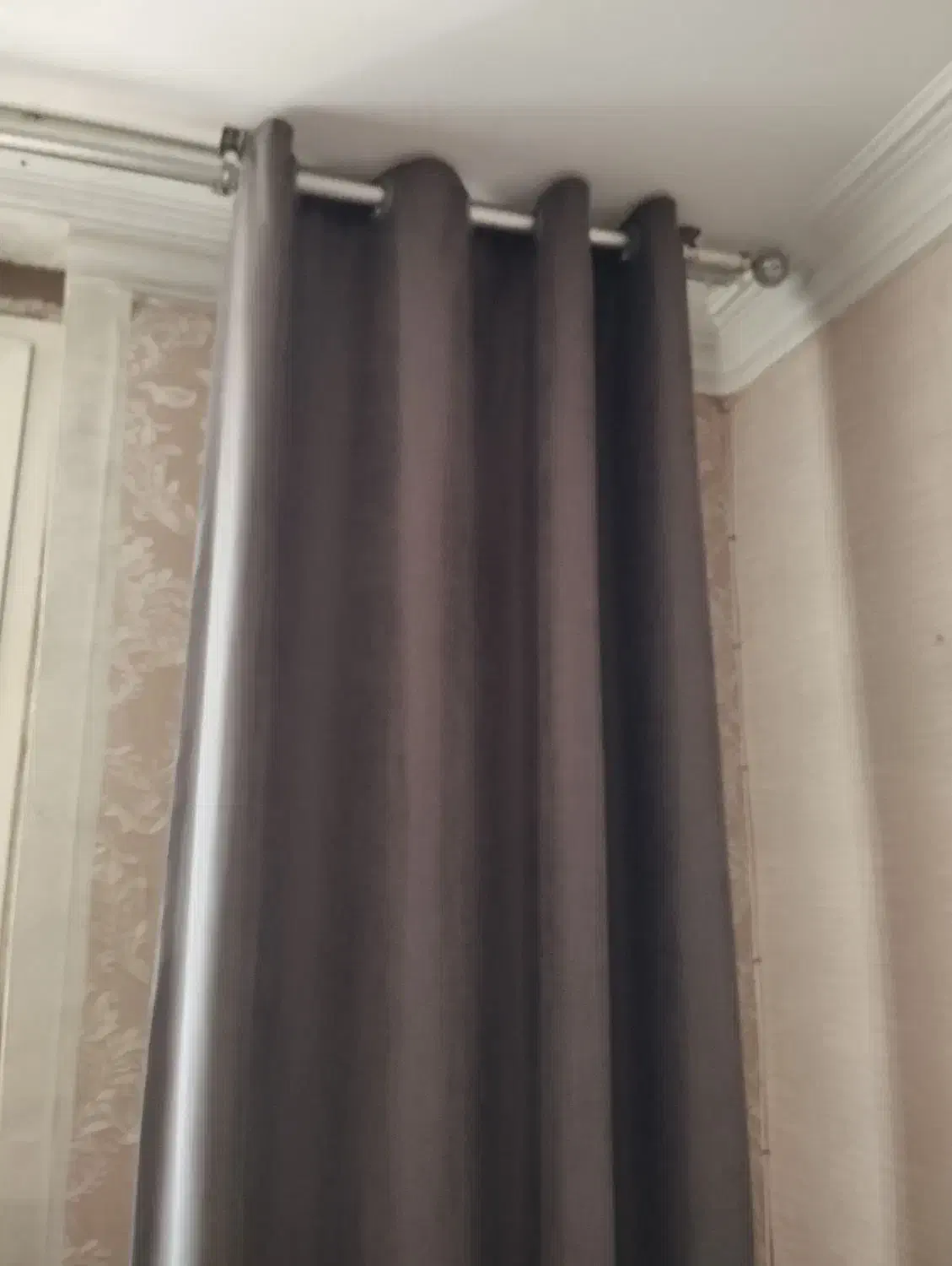 والان پرده طوسی رنگ|پرده، رانر، رومیزی|کرج, گلشهر|دیوار