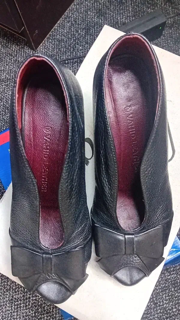 کفش چرم|کیف، کفش، کمربند|نشتارود, |دیوار