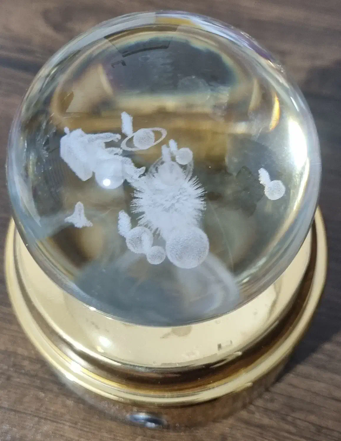 گوی کریستالی ال ای دی|ریسه و چراغ تزئینی|اصفهان, کوی ولی عصر|دیوار