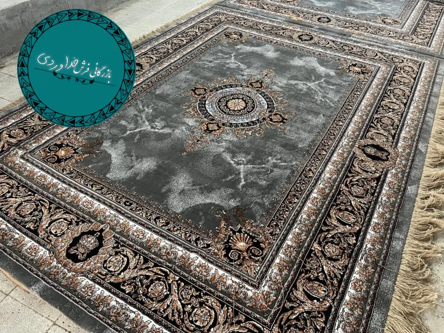 فرش//مانلی ماندگار*|فرش|کرمان, |دیوار